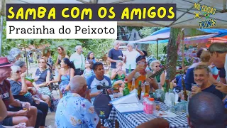 Samba Com os Amigos na Praça do Peixoto em Copacabana