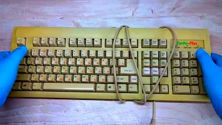 I Restored This Yellowed Win 98 Keyboard for My Home Office PC - Retro Tech Restoration