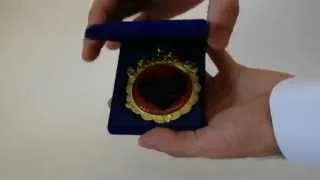 Медаль в День рождения в синей бархатной коробке