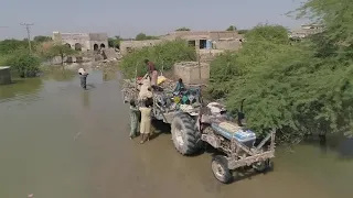 Pakistani family finally returns home after floods