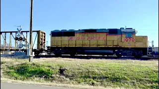 Union Pacific 1070 GP60 Freight Train leaving Rosenberg, TX.