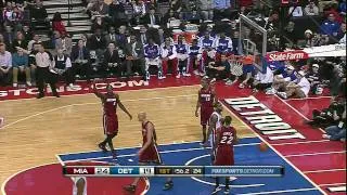 Tracy McGrady Blocks LeBron James(Heat@Pistons)