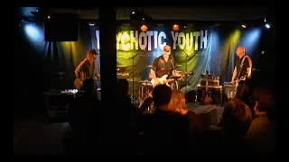 Psychotic Youth - How long will it take - live at Medley 2021