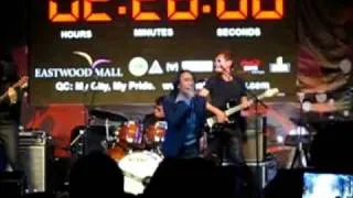 Arnel Pineda  - Hard to Handle (Eastwood New Year 2011 countdown)