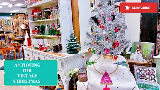 Antique with me for Vintage Christmas ! Thrifting for Kitschmas treasures to keep or resell on eBay