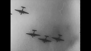 Bombing of Chongqing by IJNAS Mitsubishi G3Ms circa 1942