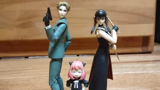 I Review The SH Figuarts Spy X Family Forger Family