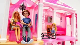 Casa nova para Barbie. Barbie em Português Brasil. Novos jogos para meninas.