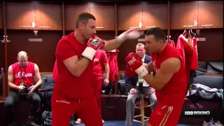 Klitschko brothers warm up before Klitschko vs Jennings