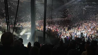 Crowd sings Piano Man with Billy Joel 2017 Madison Square Garden