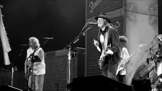 Neil Young & Crazy Horse  ( Fuckin' Up  ) @ 02, London. 17-06-2013.