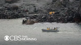 New Zealand rescue crews face toxic volcanic gasses