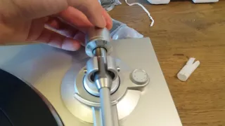 Unboxing the 'Denon DP-300F' turntable