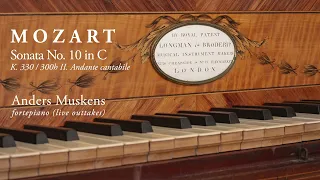 Improvising ornaments live in a Mozart sonata on fortepiano