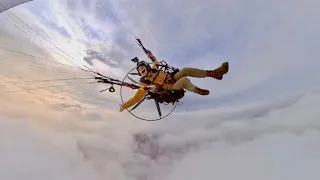Flying My Paramotor Over a CLOUD.
