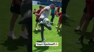 Football freestyle with Youri Djorkaeff/haykfreestyle #shorts