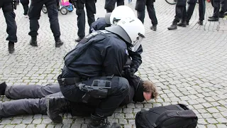 Düsseldorf | Ausschreitungen und Festnahmen bei 1. Mai Demo in Düsseldorf und Essen
