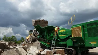 McCloskey J50 Crushing Recycled Concrete