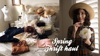 HUGE Spring Thrift Haul - Vintage Style! | Carolina Pinglo