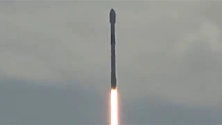 SpaceX Falcon 9 Launch from Saturn V Center