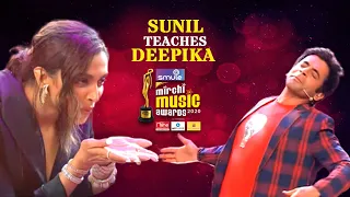 Sunil Grover teaches Deepika Padukone to gain Social Media Followers | Mirchi Music Awards