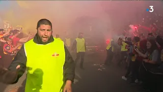 RC Lens - Dijon  : l'arrivée du bus des joueurs dans une ambiance survoltée