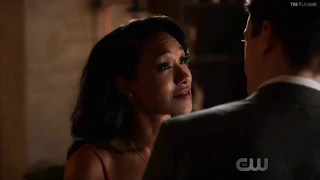 Barry Gets His Powers Back   The Flash 3x21 Barry  iris Kiss