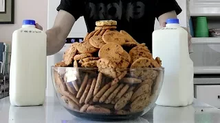 203 Chips Ahoy Challenge (12,800 Calories)