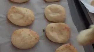 How to make PÃO DE QUEIJO (brazilian cheese bread)