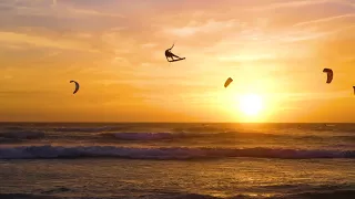 Kitesurfing in Cape Town 2018: Sunset Session with Wake Up Stoked