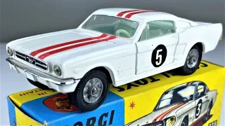 CORGI TOYS N°325 - 1965 - FORD MUSTANG FASTBACK 2+2 COMPETITION MODEL