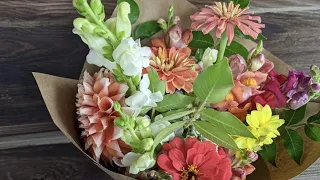 How to wrap Farmer's Market Bouquets in Brown Kraft Paper