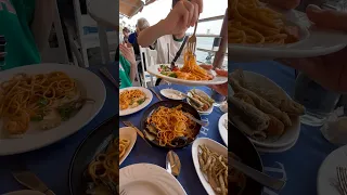 Пробуем все рыбные блюда в ресторане на берегу моря. ОЧЕНЬ ВКУСНО! #греция #кипр #пафос #лимассол