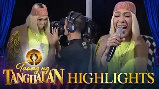 Tawag ng Tanghalan: Vice Ganda plays with the cameraman