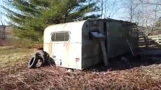 Vintage Mobile Home Project could be yours