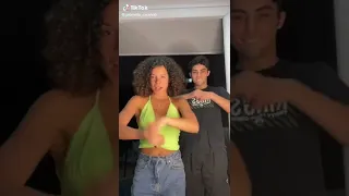 Gabriella Saraivah dançando com amigo - tik tok Gabriella Saraivah