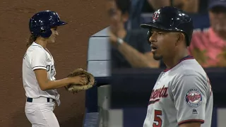 Ballgirl makes great grab, impresses Escobar