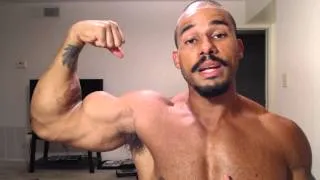 HD Biceps Flexing Bodybuilder Muscle God Samson Biggz