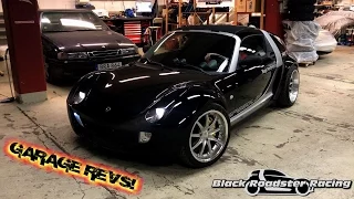 Black Roadster Racing  - Garage Parking, Revs!