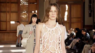 Pearl Obsession by Kimhekim, Paris Fall/Winter 2023-24 | FashionTV | FTV