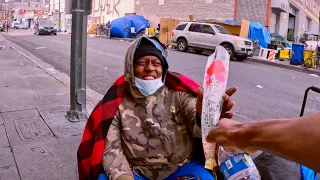 Random Acts Of Kindness By Helping Homeless On Valentine's Day [4K]