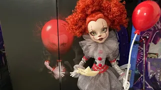 MONSTER HIGH SKULLECTOR PENNYWISE DOLL REVIEW AND UNBOXING | Throwback review