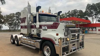 Mack Superliner, 550 CAT, 18 speed Mack Maxitorque transmission… Double Road Train..