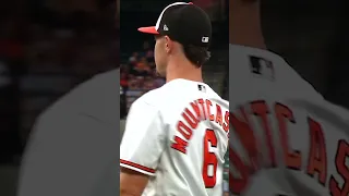 Ryan Mountcastle makes an unassisted double play 🔥