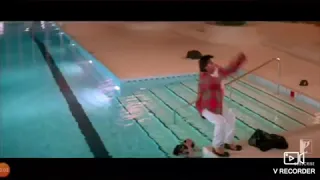 Падение в бассейн | Индийские фильмы |
