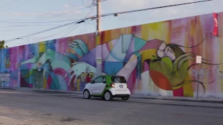 smart fortwo electric drive - Driving Video in White and Green | AutoMotoTV