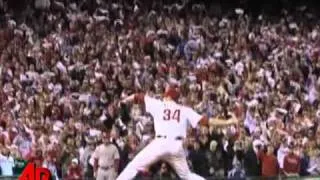 Halladay Throws No-hitter in Win Over Reds