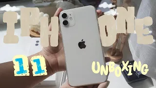 iPhone 11 (white) Unboxing & Accessories 2024