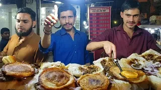 Pakistani Street Food Bun Kabab in Karachi | Kharader Special Egg Anda Burger with Chutney
