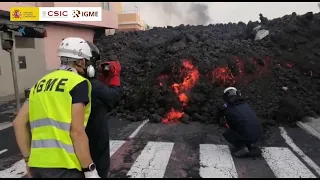 20/1021 Temperatura y muestreo de colada en La Laguna. Erupción de La Palma IGME-CSIC